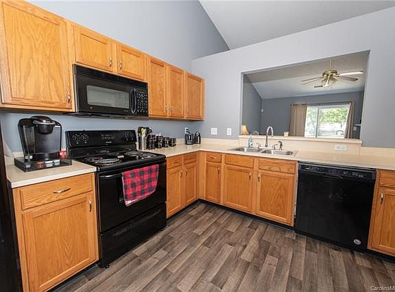 4th image of 8417 Appledale Dr