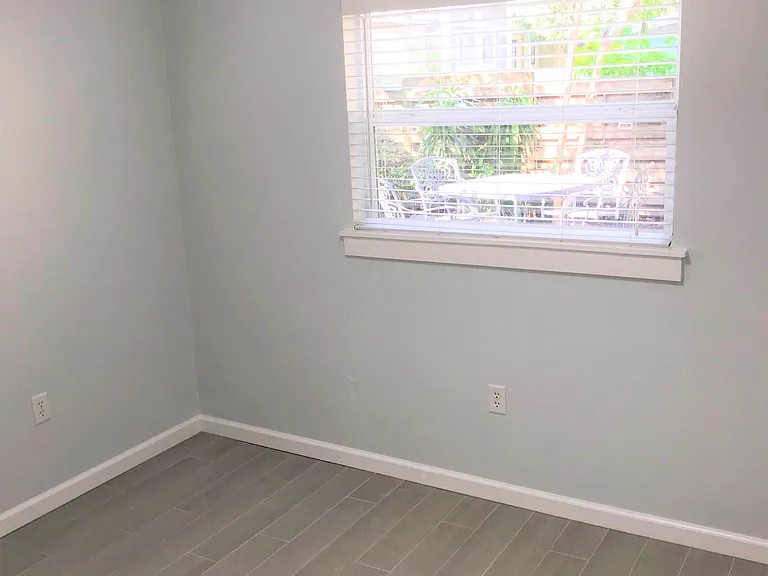 2541 Floyd St — Photo 13