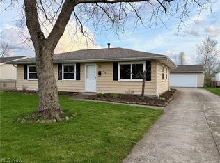 496 Crickett Rd, Chardon, OH 44024