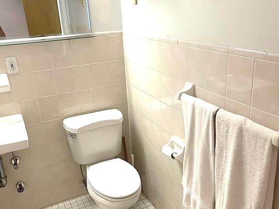 3rd image of 348 E 49th St APT 5E