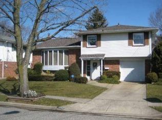 3463 Manchester Rd, Wantagh, NY 11793