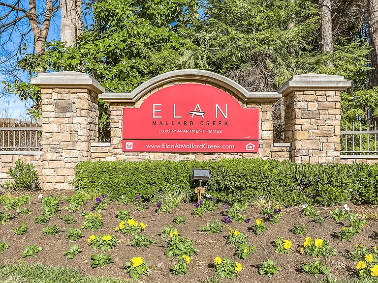 Elan at Mallard Creek Apartment Homes — Photo 24