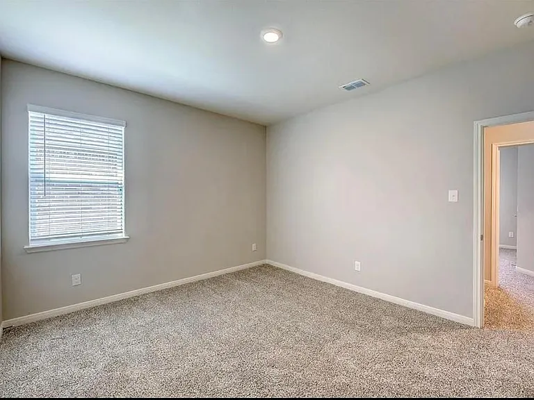 2020 Erlinda Dr — Photo 7