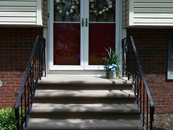 3rd image of 108 Springhollow Drive