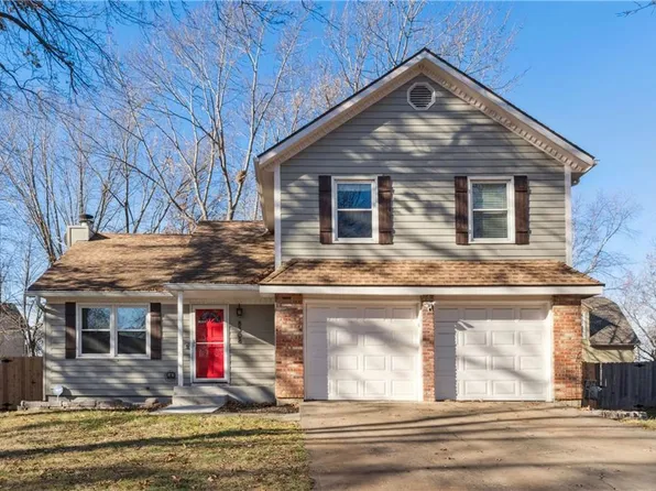 8308 Tomashaw St, Lenexa, KS 66219