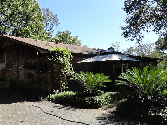 5th image of 11120 Oak St