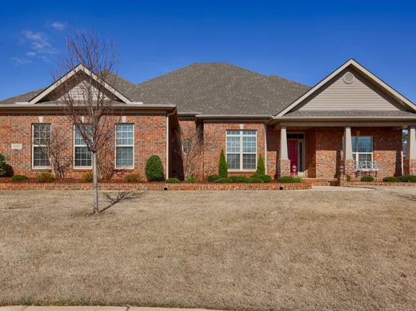 100 Natures View Ln SW, Huntsville, AL 35824