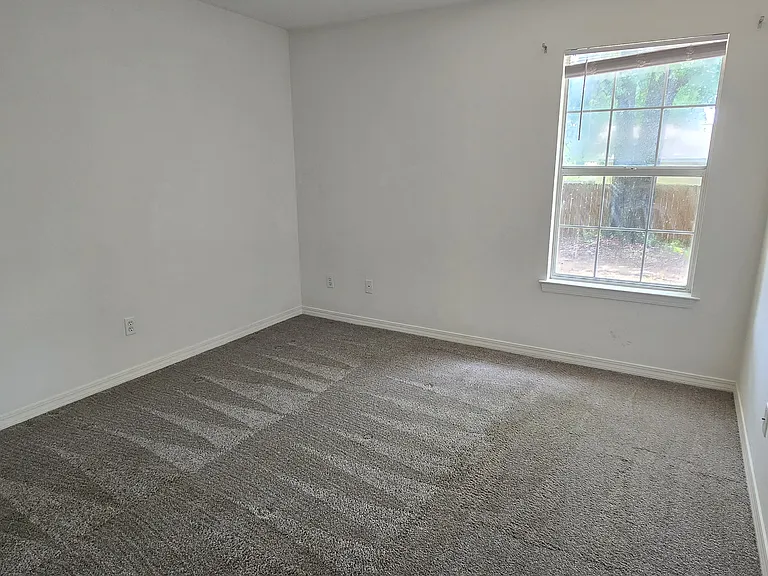 1087 New Haven Dr — Photo 10