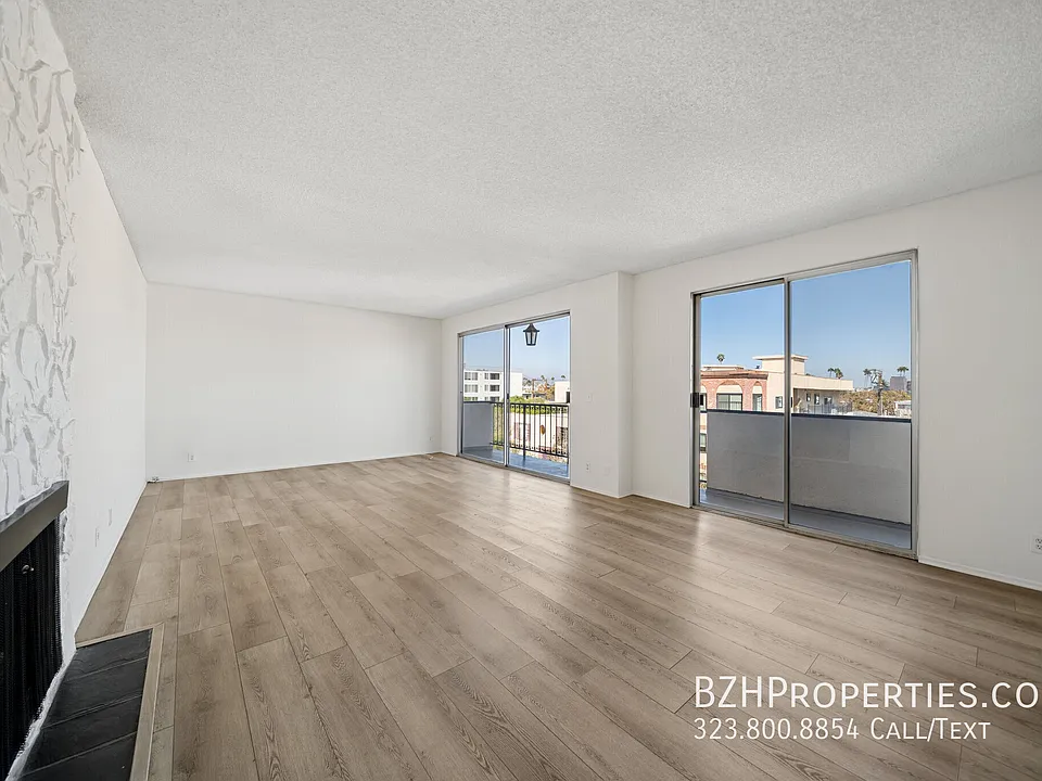 333 S Elm Dr #304
