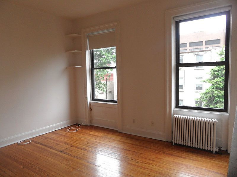 2nd image of 84 State St APT 3R