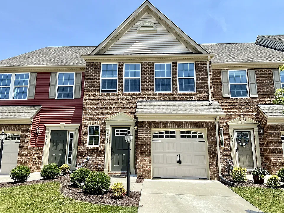8939 Ringview Dr — Photo 2