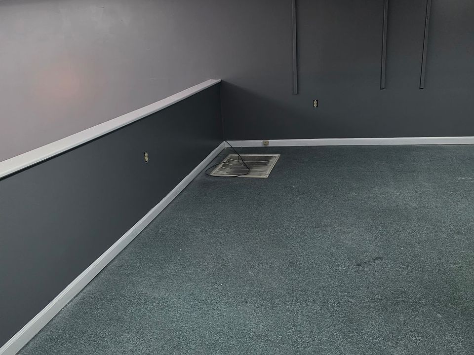 2nd image of 121 S Jefferson St Suite 1