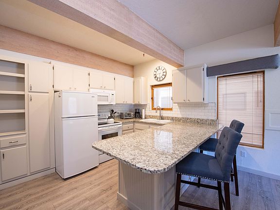 2nd image of 351 S 2nd Ave #602