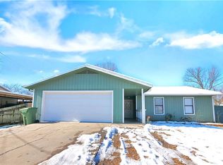 1224 N B St, Rogers, AR 72756