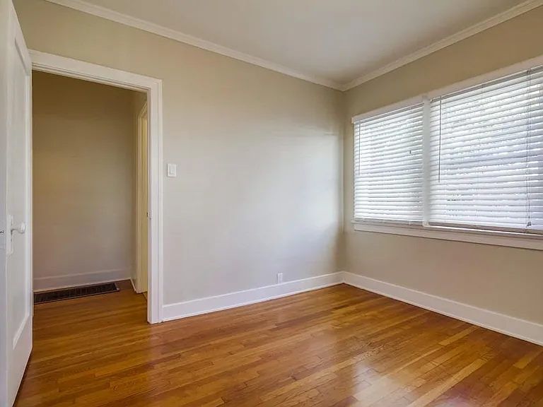 1021 N Havenhurst Dr — Photo 14