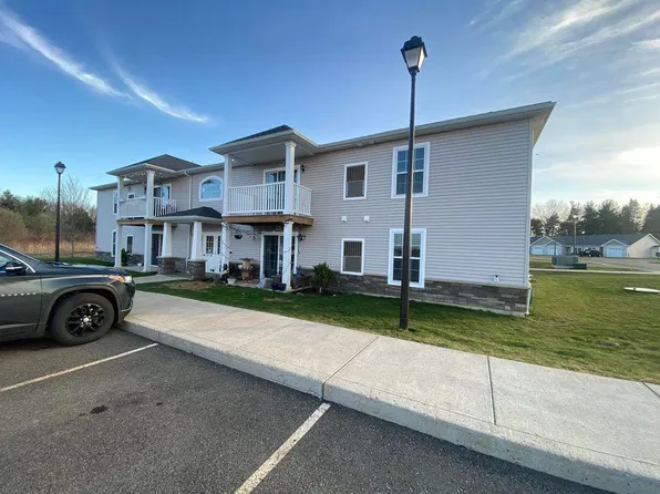 8121 N Main St APT 17, Eden, NY 14057