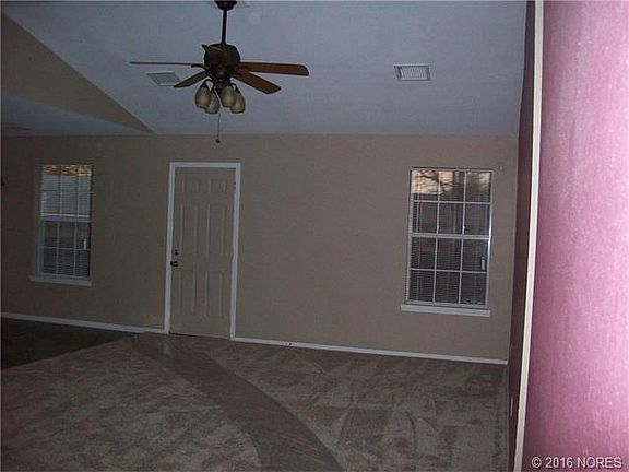 3rd image of 209 Oklahoma Ct