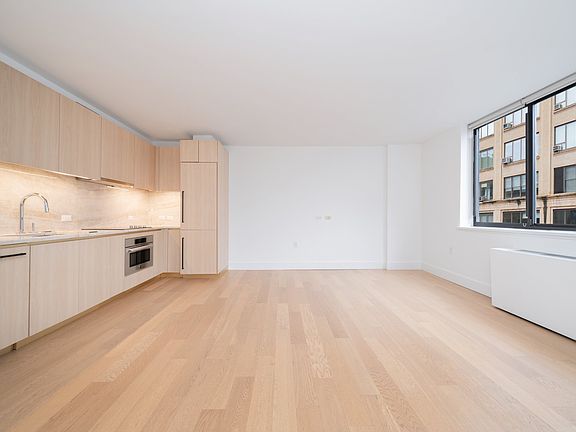 4th image of 250 W 19th St APT 10C