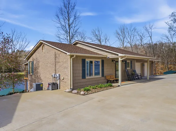 1077 Cliffs Edge Rd, East Bernstadt, KY 40729