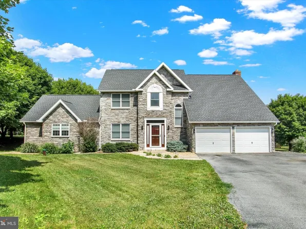 8057 Lofty Height Rd, Waynesboro, PA 17268