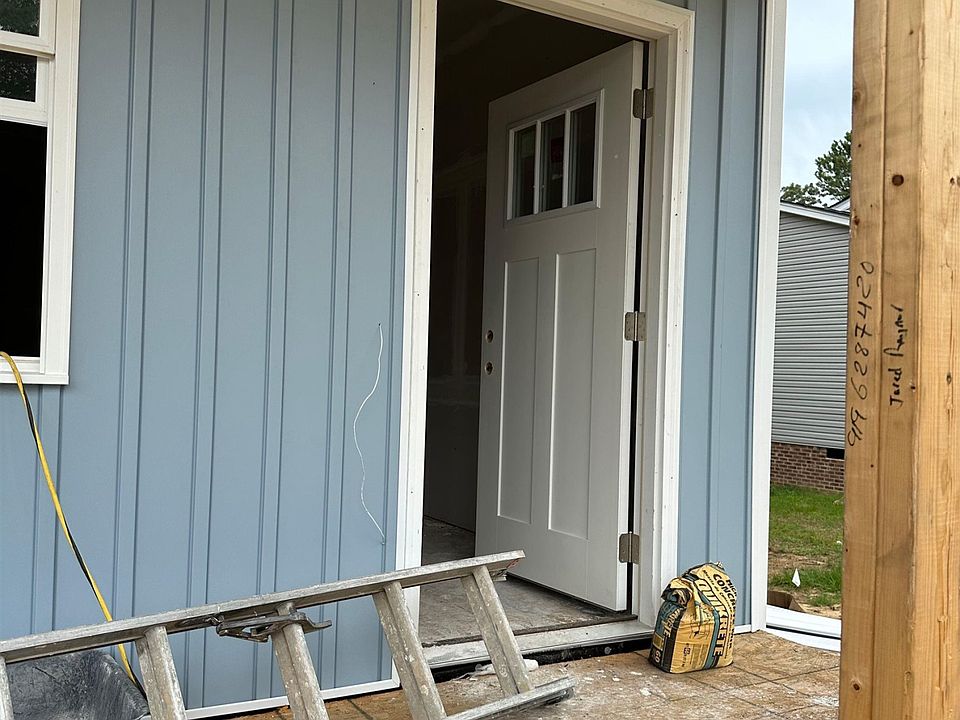2nd image of 11 Mattie Grace Ln