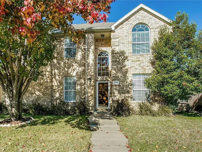 1525 Fallcreek Ct — Photo 1