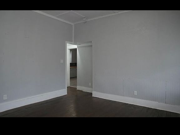 2nd image of 419 Harding Pl #18