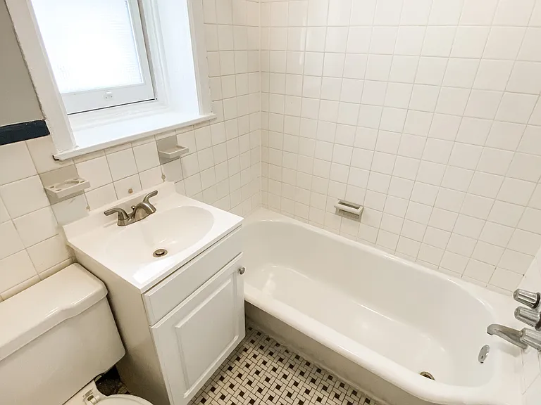 125 S 21st St #2R — Photo 4