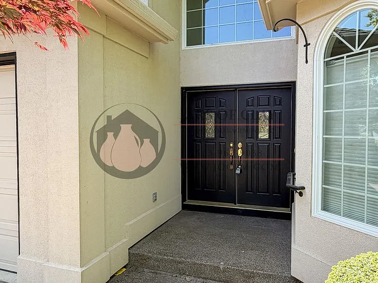 522 Inverness Dr SE — Photo 2