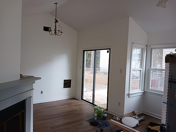 3rd image of 111 Mulberry Ln