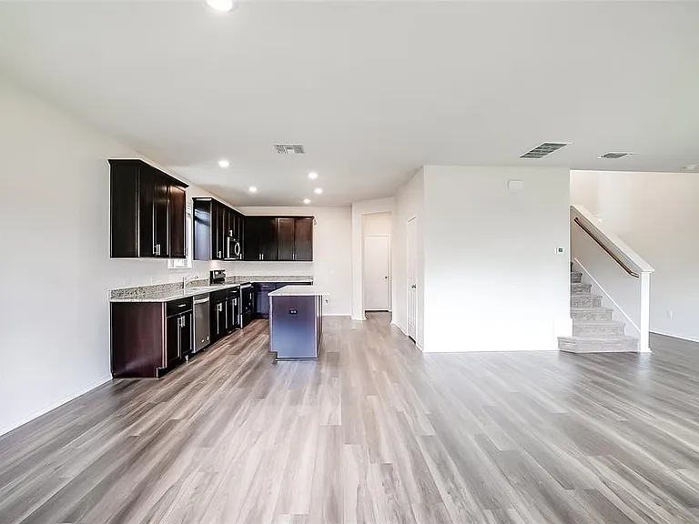 31 Pacific Loon St — Photo 7