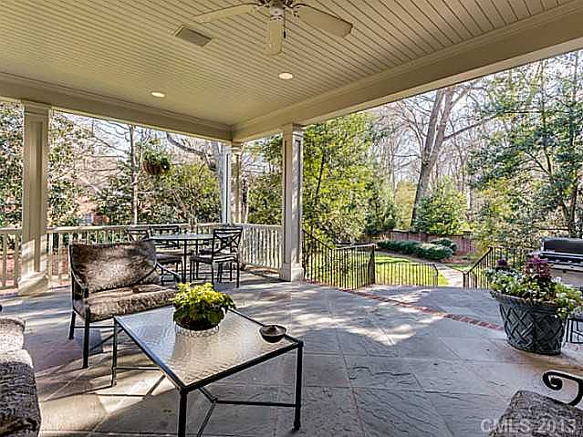 2nd image of 2601 Beretania Cres