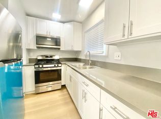 5724 La Mirada Ave, Los Angeles, CA 90038