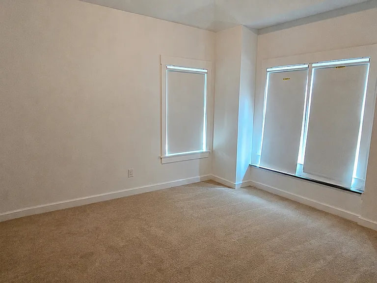 2110 E Roxboro Rd NE — Photo 32