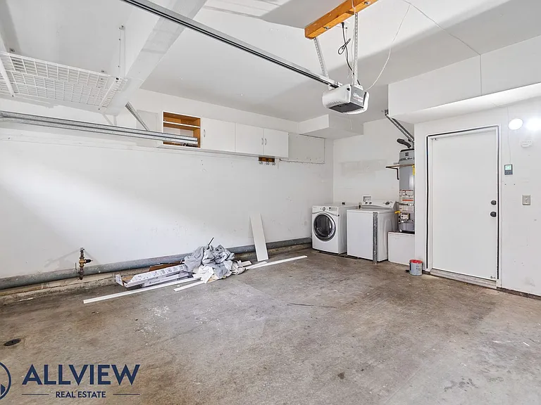 33 Silverwind — Photo 29
