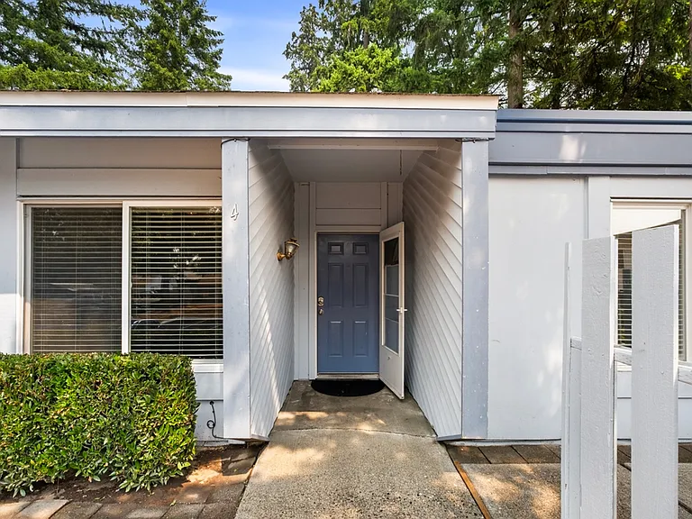 4308 NE Sunset Blvd #U4 — Photo 1