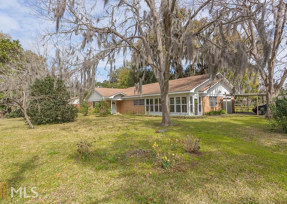 1st image of 3 High Hill Dr