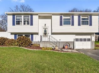 4225 Hunting Creek Dr, Clay, NY 13041