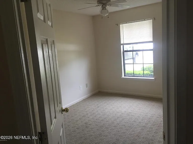 5058 Acre Estates Dr W — Photo 17