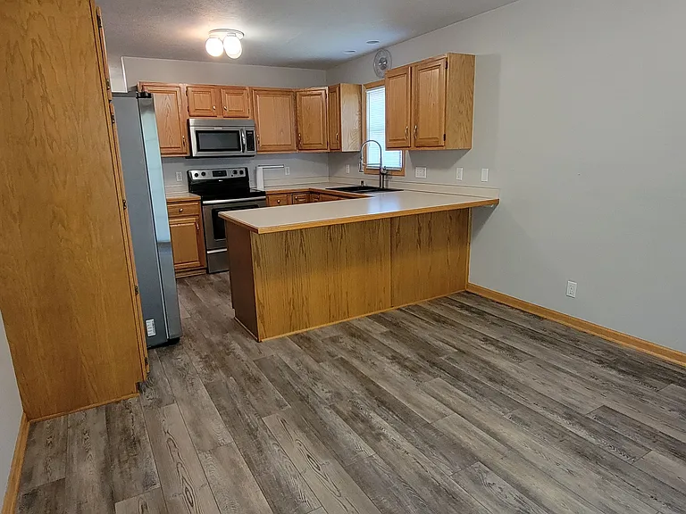 4100 Starr St — Photo 4