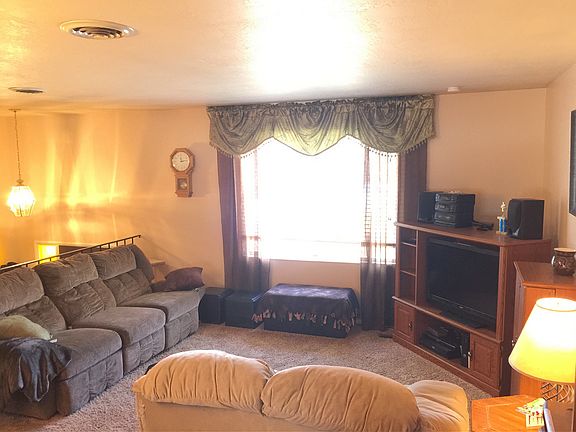 Family Room Overlooks Pool 