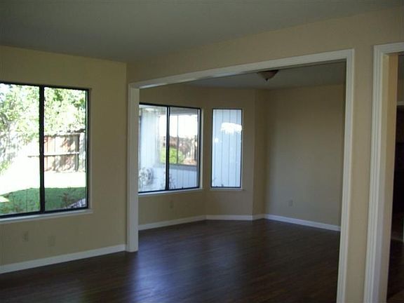 4th image of 503 Anthony Ct