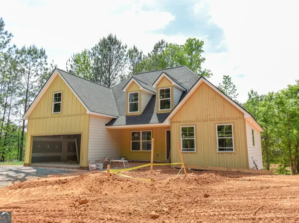 12 Saint Charles Pl, Grantville, GA 30220