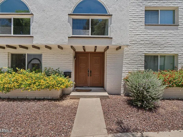 4233 N Miller Rd — Photo 40