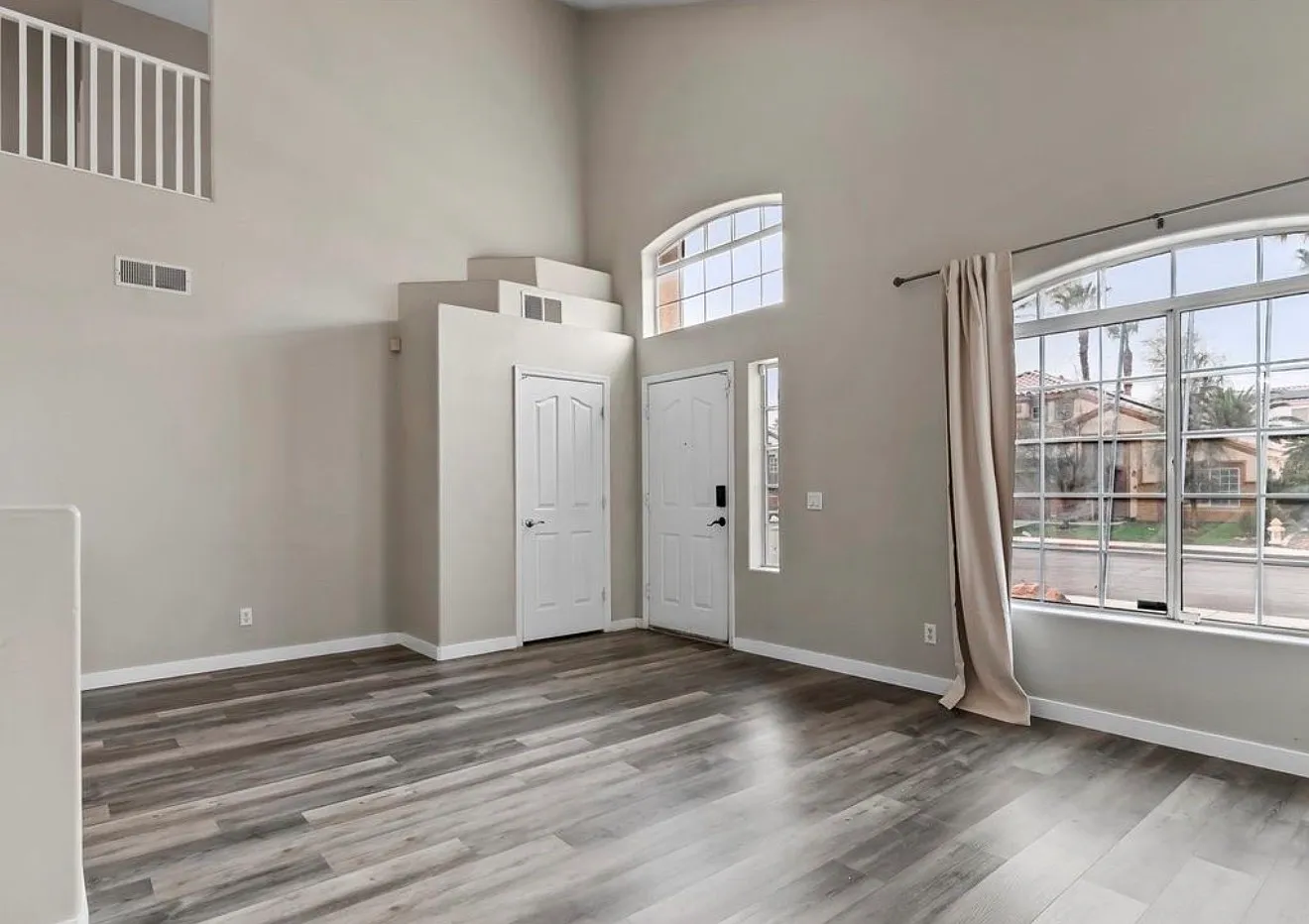 4 bed, 2654 sqft, $2,400 — Photo 2