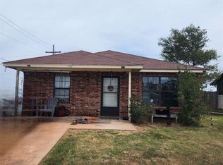 1114 SW 45th St, Lawton, OK 73505
