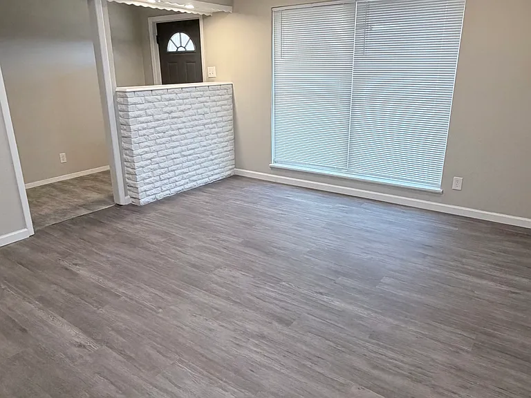 4300 Tanner Dr — Photo 2