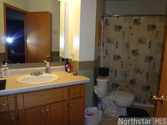 5th image of 405 9th Ave N