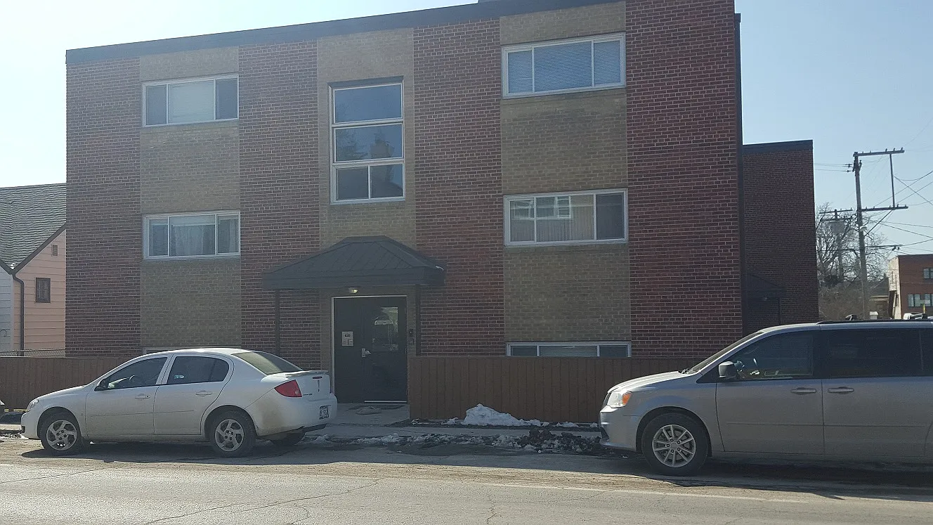 160 Johnson Ave — Photo 1
