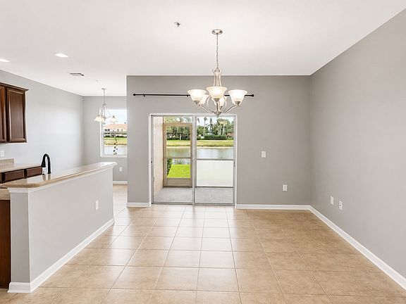 5th image of 3696 Parkridge Cir #26-105